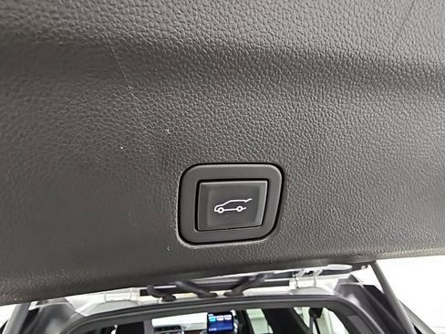 Used 2023 GMC Yukon XL Denali Ultimate image 41