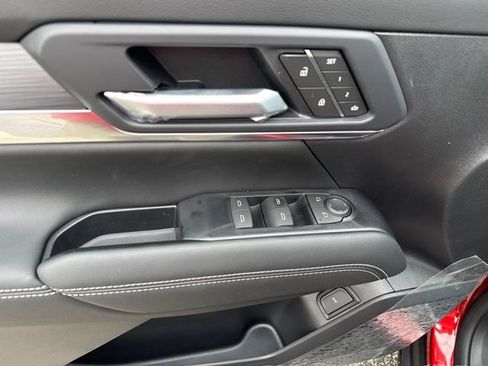 New 2027 GMC Terrain Elevation w/ Elevation Premium Package AWD/4WD image 10