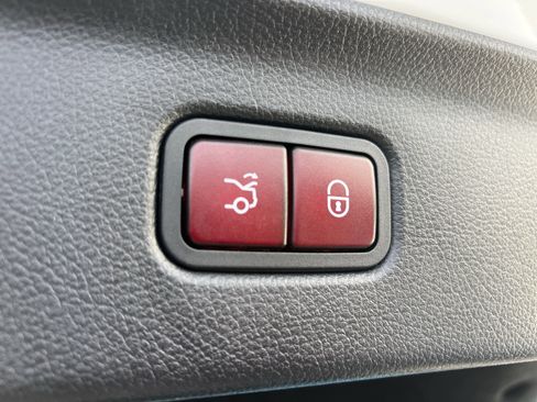 Used 2023 Mercedes-Benz S 580 4MATIC Sedan image 38