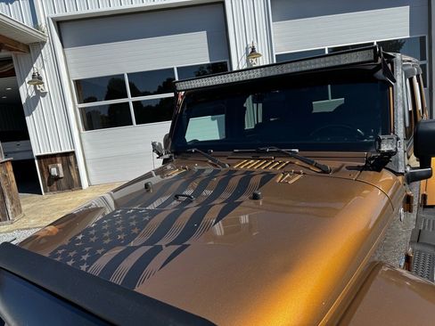 Used 2011 Jeep Wrangler 70th Anniversary w/ Dual Top Group image 9