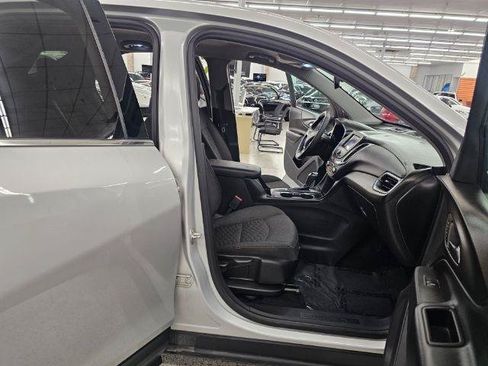 Used 2020 Chevrolet Equinox LT w/ Driver Convenience Package FWD image 32