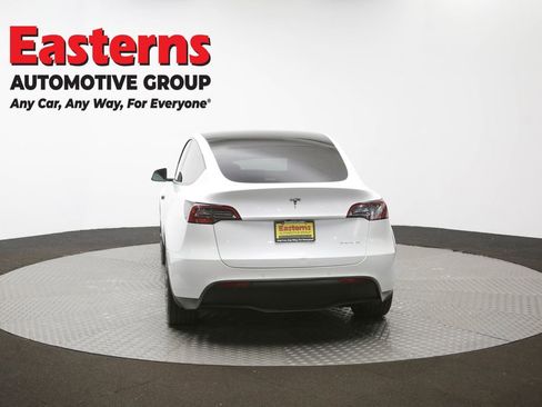 Used 2022 Tesla Model Y Long Range image 38