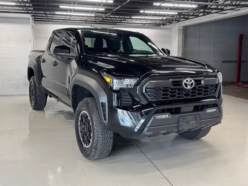 Used 2024 Toyota Tacoma TRD Off-Road AWD/4WD image 6