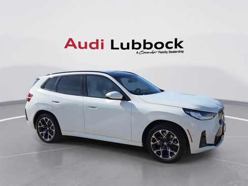 Used 2025 BMW X3 xDrive30i w/ Premium Package image 2