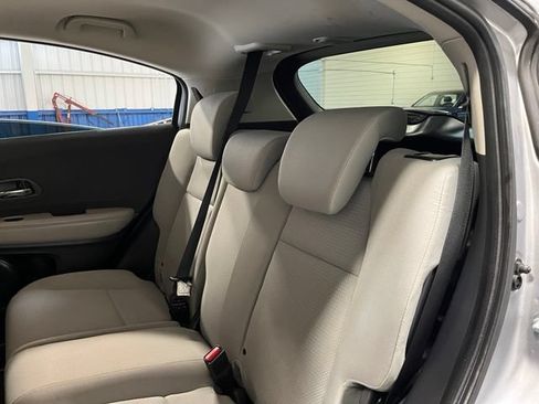 Used 2022 Honda HR-V LX image 17