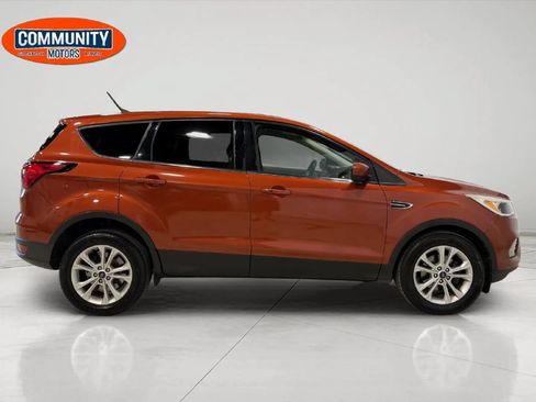 Used 2019 Ford Escape SE FWD image 9