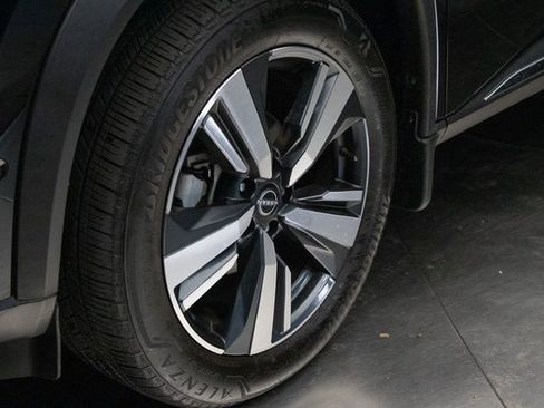 Used 2023 Nissan Rogue SL w/ SL Premium Package image 7