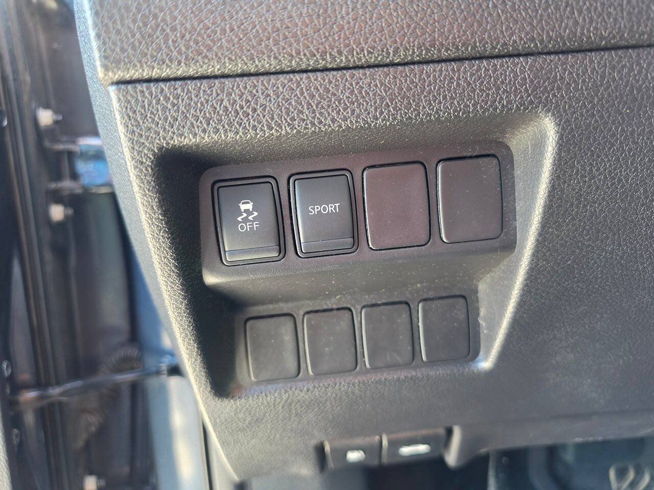 Used 2014 Nissan Rogue S FWD image 35