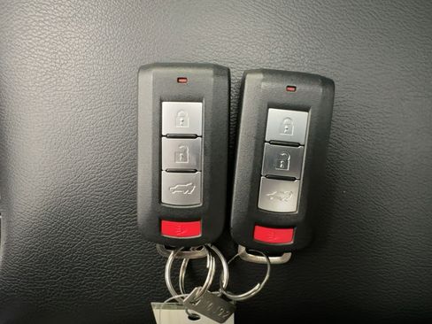 Used 2024 Mitsubishi Eclipse Cross SE image 32