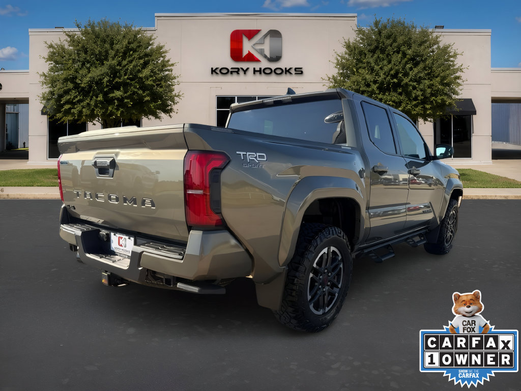 Used 2024 Toyota Tacoma TRD Sport AWD/4WD image 5