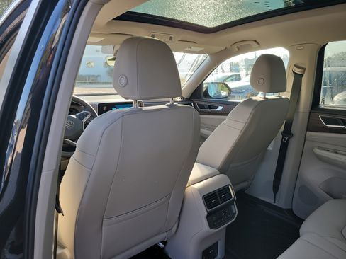 New 2026 Volkswagen Atlas SEL image 13