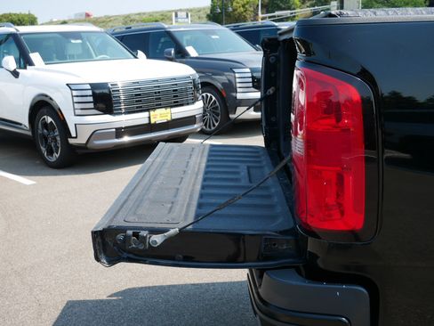 Used 2017 Chevrolet Colorado Z71 AWD/4WD image 18
