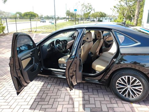 Used 2020 Volkswagen Jetta SE image 5