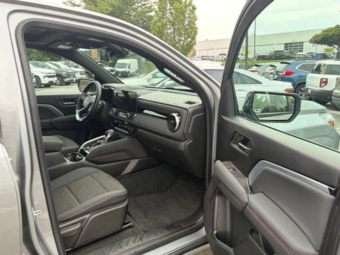 Used 2023 Chevrolet Colorado Z71 w/ Z71 Convenience Package 2 AWD/4WD image 27