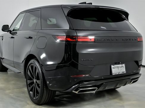 Used 2025 Land Rover Range Rover Sport Dynamic SE AWD/4WD image 10