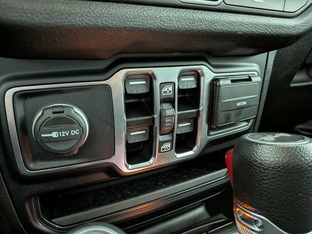 Used 2024 Jeep Wrangler Unlimited Sport AWD/4WD image 8