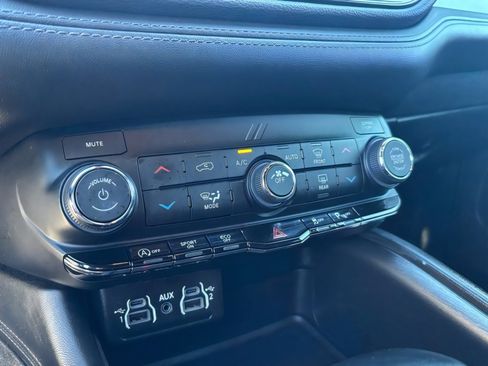 Used 2023 Dodge Durango SXT Launch Edition image 21