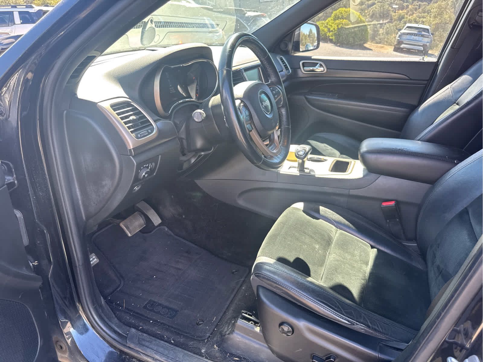 Used 2015 Jeep Grand Cherokee Altitude AWD/4WD image 11