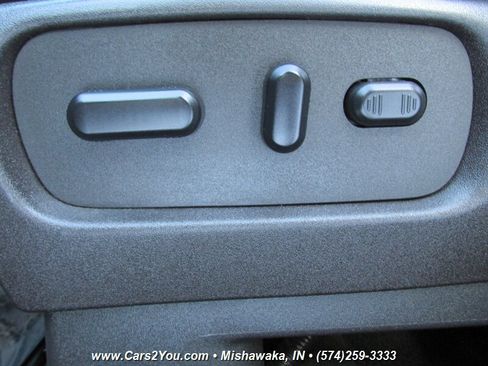 Used 2014 Ford Explorer XLT w/ Equipment Group 202A AWD/4WD image 14