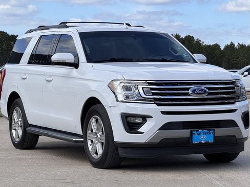 Used 2019 Ford Expedition XLT w/ Equipment Group 202A image 8