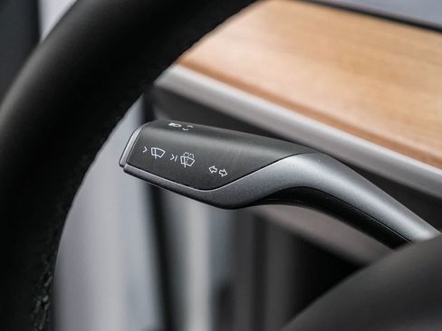 Used 2020 Tesla Model Y Long Range AWD/4WD image 19