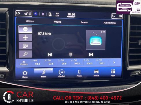 Used 2022 Chrysler Pacifica Touring-L image 17
