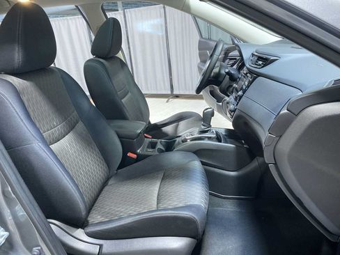 Used 2017 Nissan Rogue SV AWD/4WD image 14