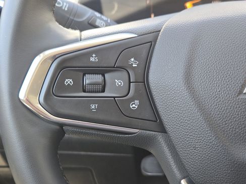 Used 2025 Chevrolet Trax LT w/ LT Convenience Package image 31