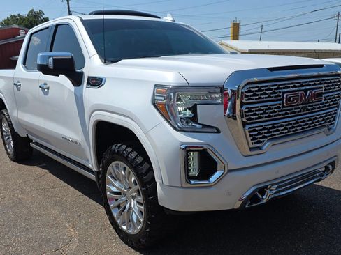 Used 2019 GMC Sierra 1500 Denali w/ Denali Ultimate Package AWD/4WD image 1
