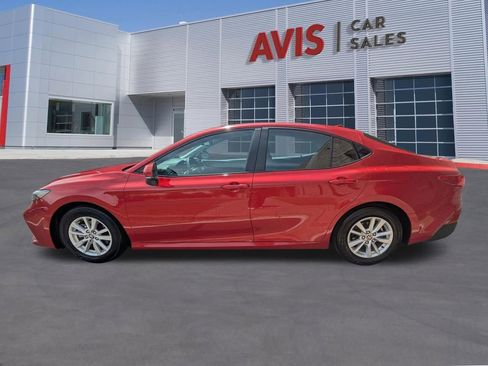 Used 2025 Toyota Camry LE FWD image 10