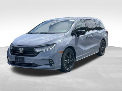 Used 2023 Honda Odyssey Sport image 2