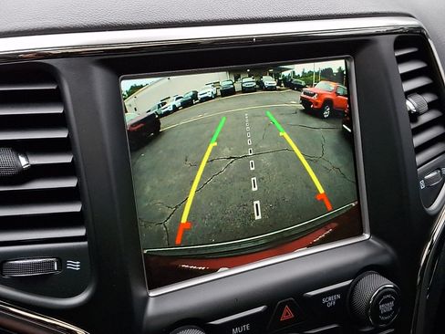 Used 2018 Jeep Grand Cherokee High Altitude AWD/4WD image 19