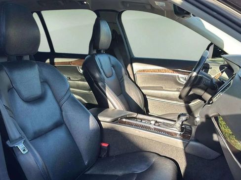 Used 2016 Volvo XC90 T6 Momentum w/ Momentum Plus Package image 30