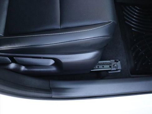 Used 2024 Toyota Prius XLE image 10