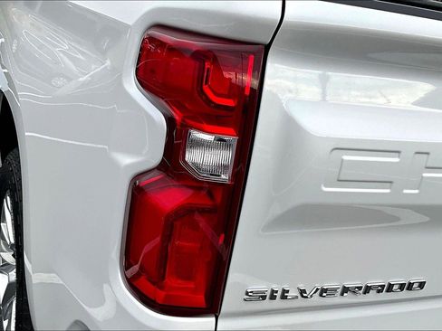 Used 2021 Chevrolet Silverado 1500 LTZ image 31