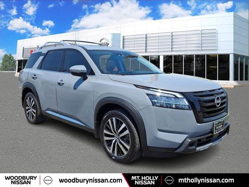 Certified 2024 Nissan Pathfinder Platinum w/ Black Appearance Package AWD/4WD image 1