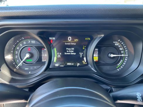 Used 2024 Jeep Wrangler Unlimited AWD/4WD image 20