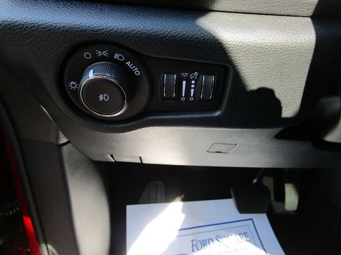 New 2025 Chrysler Pacifica Select image 24