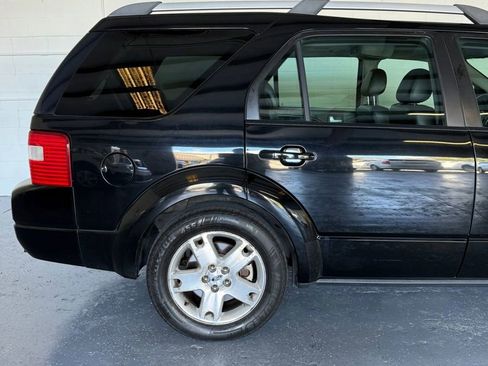 Used 2006 Ford Freestyle Limited image 12