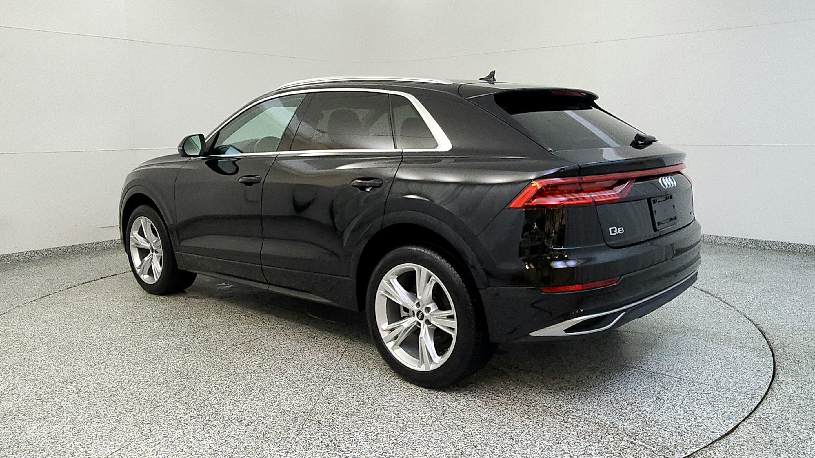 Used 2022 Audi Q8 Premium Plus AWD/4WD image 5