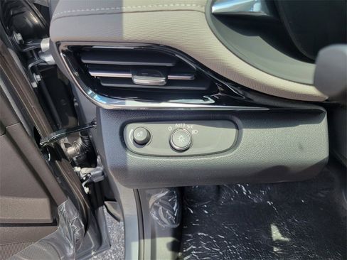 New 2025 Buick Envista Avenir image 15