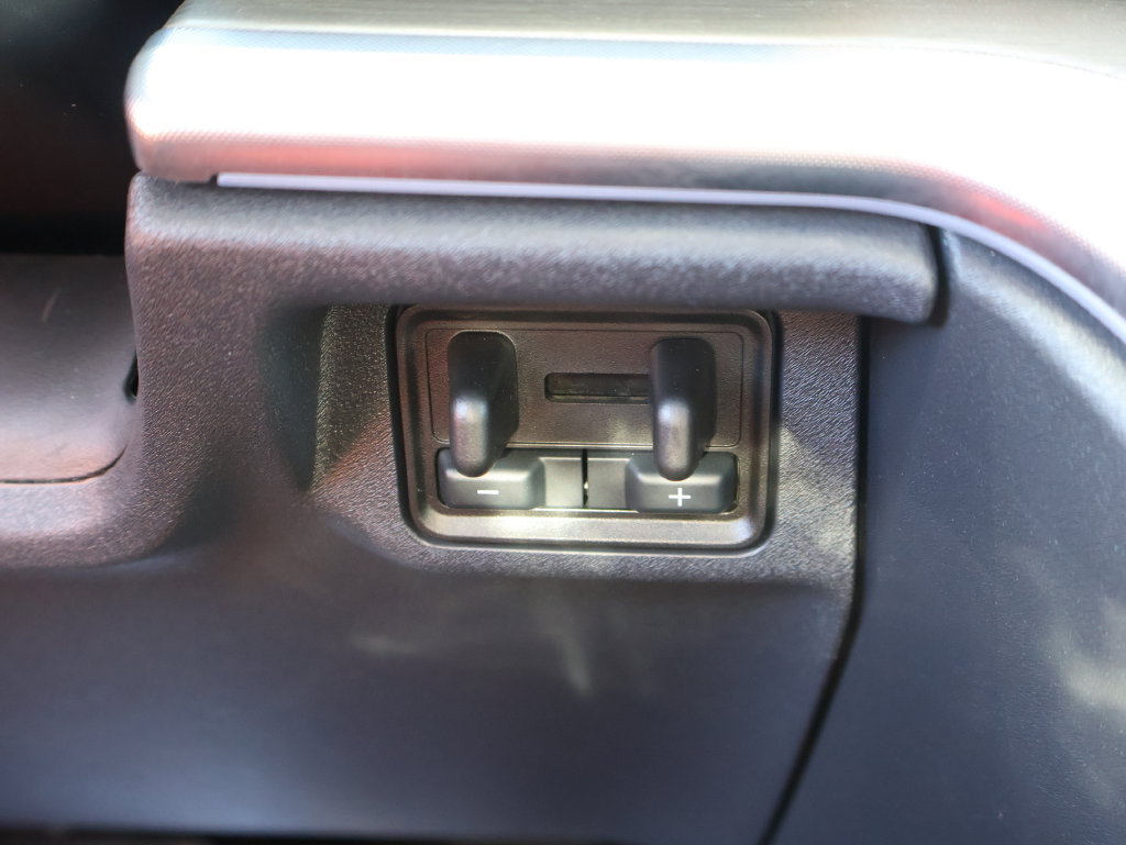 Used 2025 Ford Expedition Platinum AWD/4WD image 38