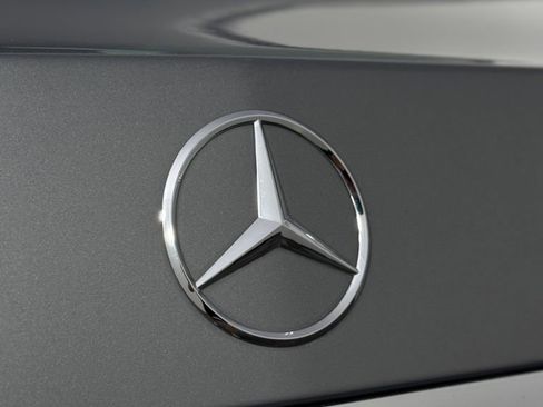 Used 2010 Mercedes-Benz E 350 Sedan image 33