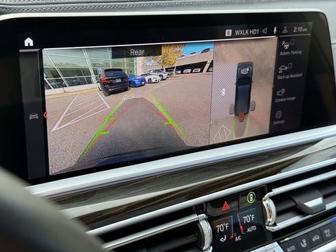 Used 2021 BMW X7 M50i w/ Cold Weather Package image 24