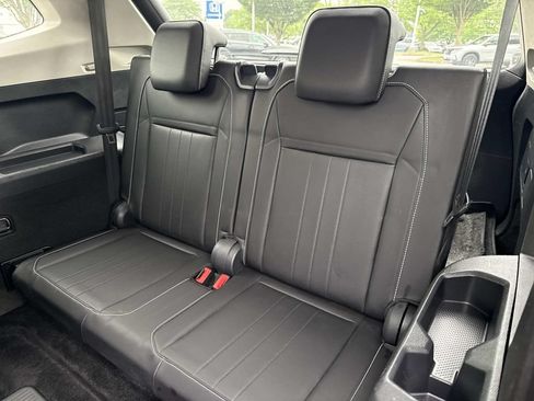 Used 2024 Volkswagen Tiguan SE FWD image 21