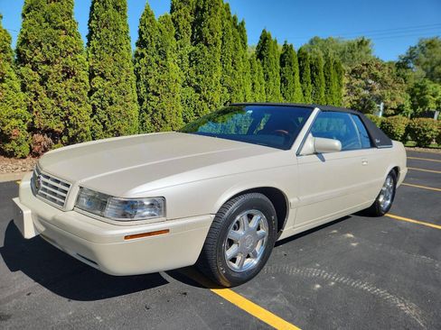 Used 2002 Cadillac Eldorado Touring w/ Preffered Equipment Group image 2