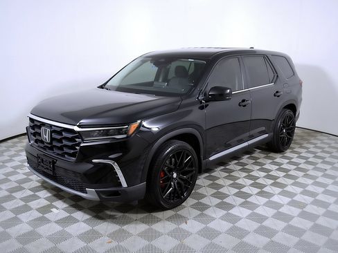 Used 2025 Honda Pilot EX-L image 4