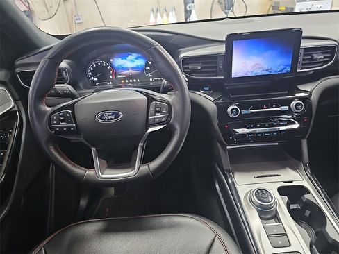 Used 2023 Ford Explorer ST-Line w/ Class IV Trailer Tow Package image 16