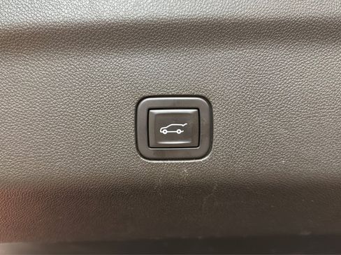 Used 2021 GMC Yukon Denali w/ Denali Premium Package AWD/4WD image 51
