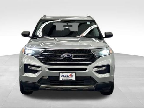 Used 2024 Ford Explorer XLT w/ Equipment Group 202A image 3